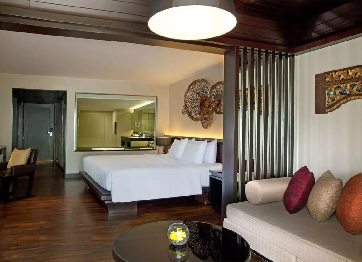 LEMERIDIENHKT_SHABAVIZPARVAZ (12).jpg